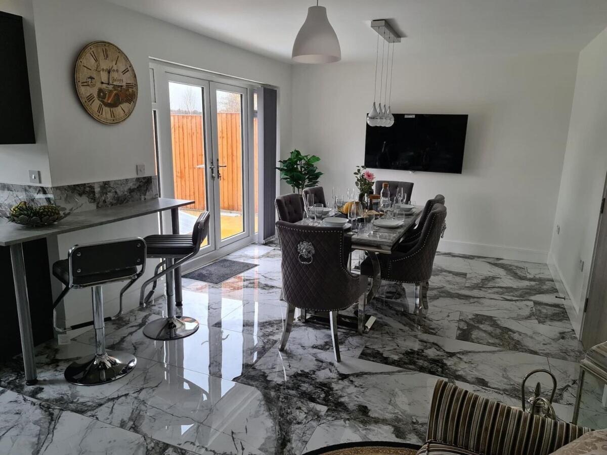 Sav 5 Bed Luxury Detached House In Leicester Humberstone Oda fotoğraf